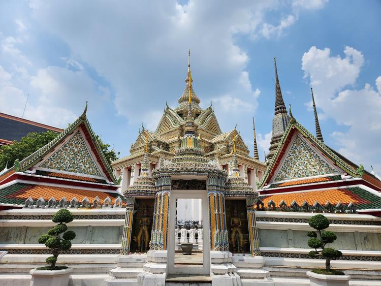 View of Wat Phra Chetuphon Wimon Mangkhalaram Rajwaramahawihan