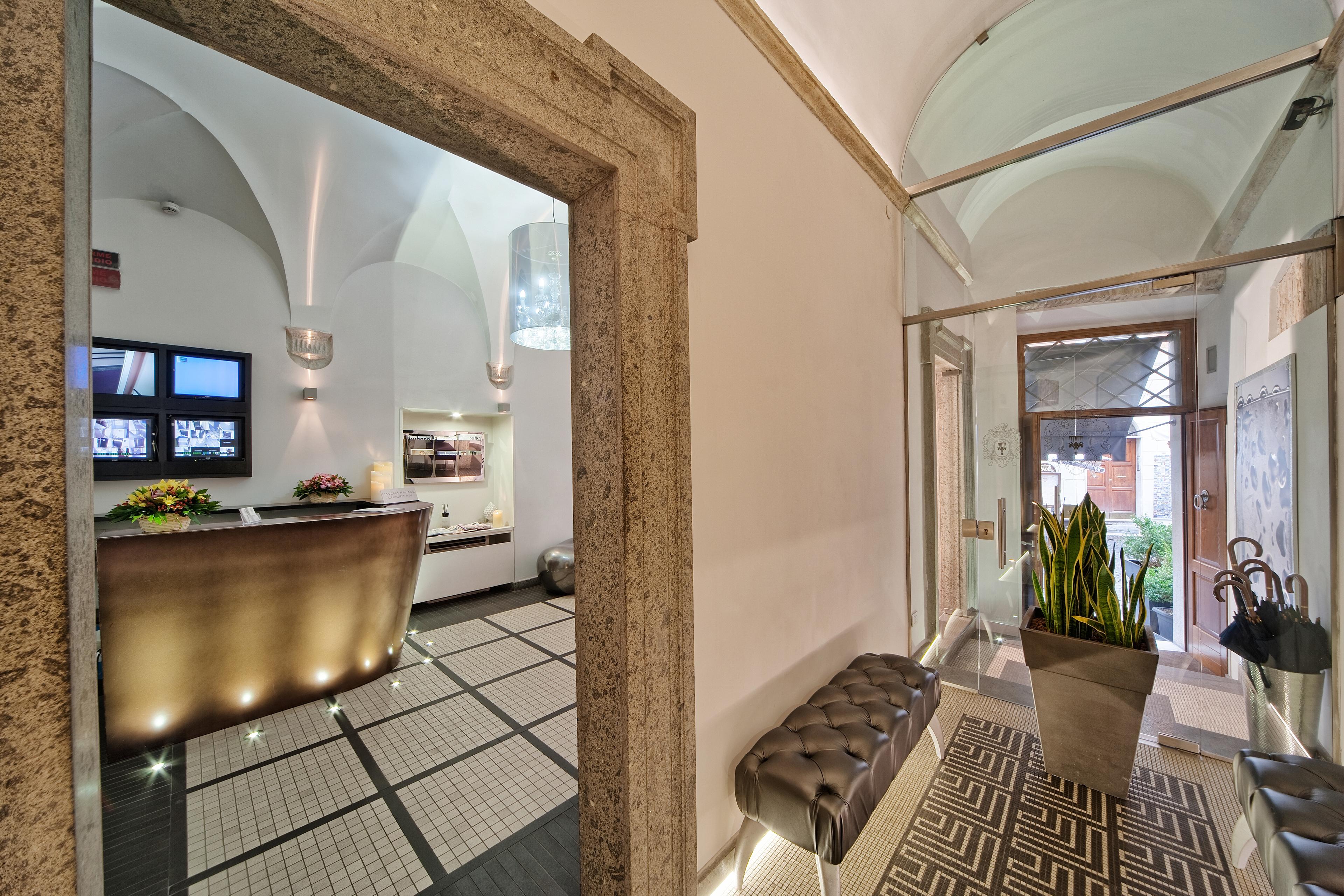 Navona Palace Luxury Inn