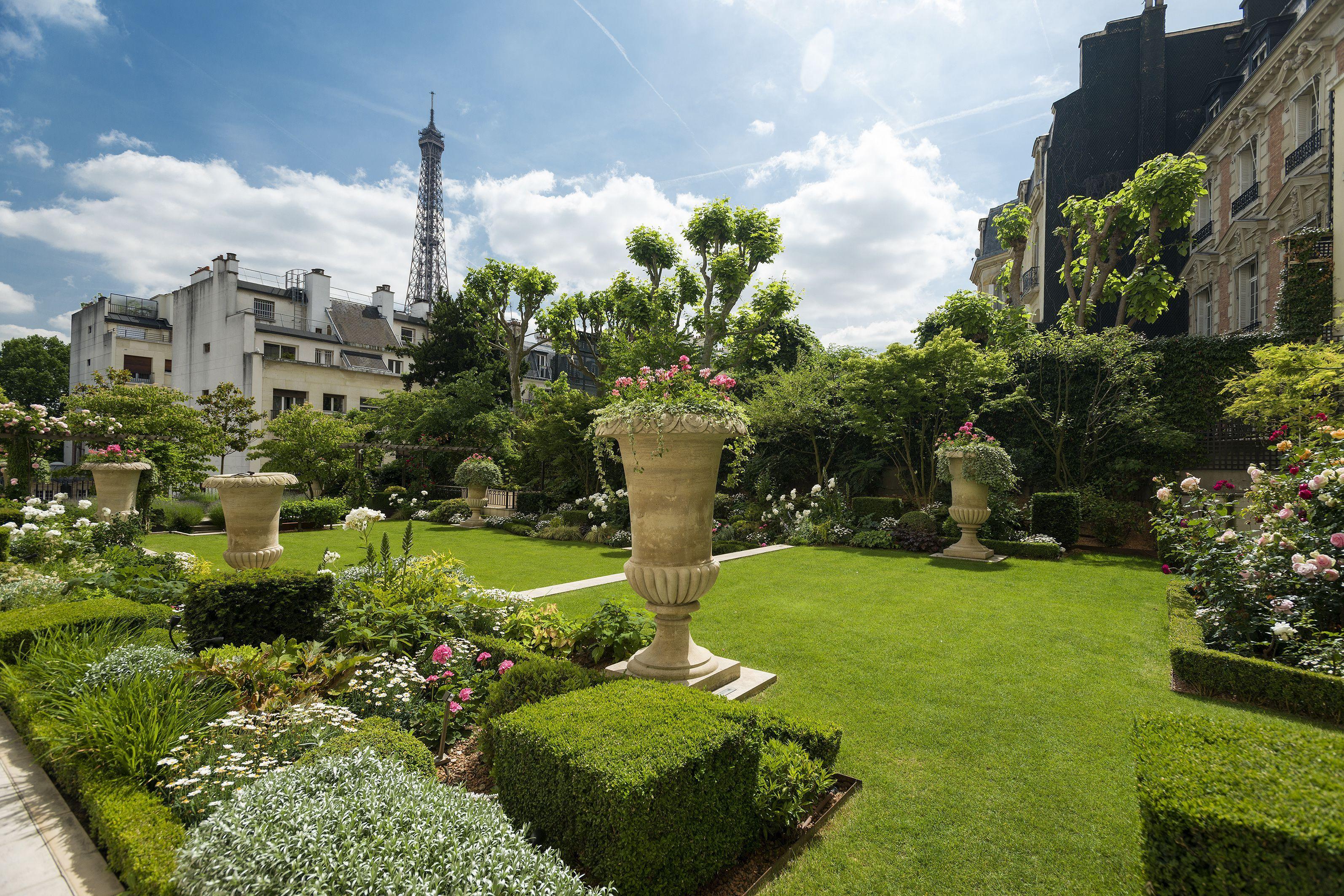 Shangri-La Hotel Paris