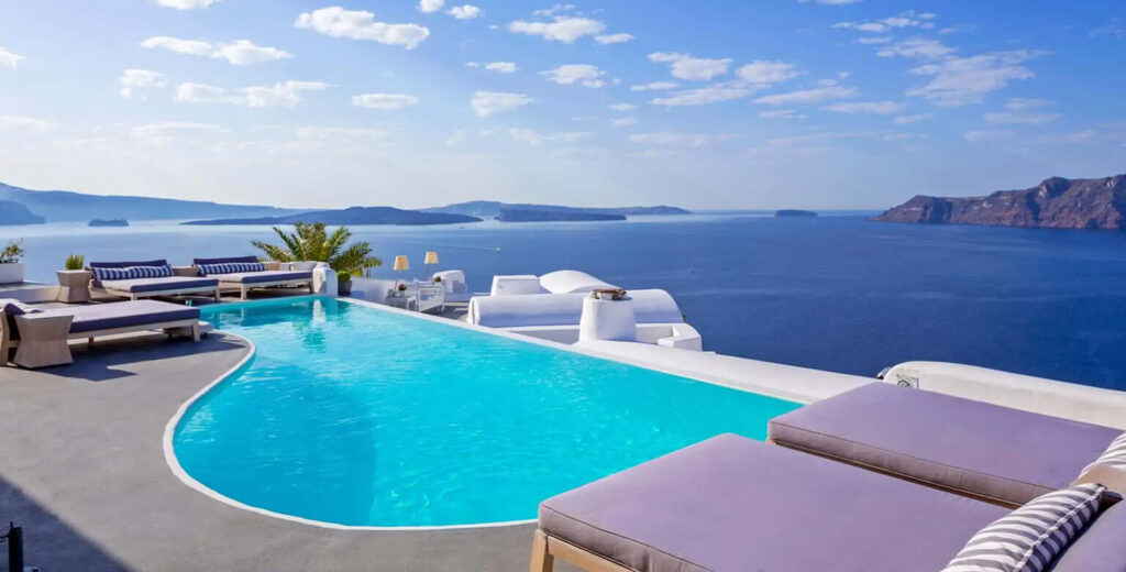 Luxury Hotels in Santorini with Breathtaking Views: Your Ultimate Escape - Katikies Hotel, Oia: An Iconic Santorini Experience 